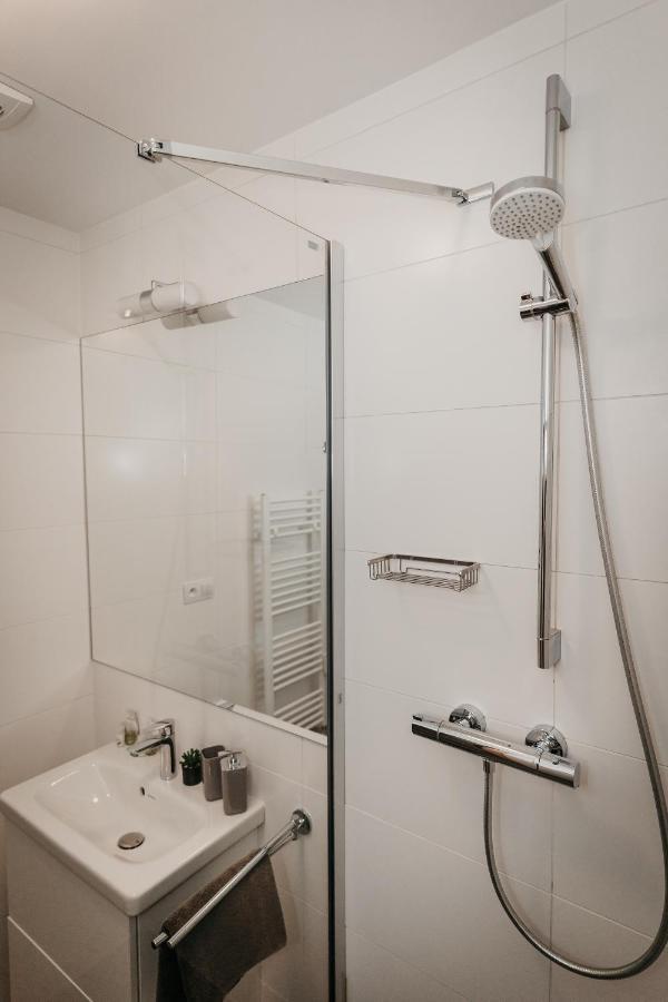 Old Town City Center Apartment 2 - Private Parking Included Кошице Екстериор снимка