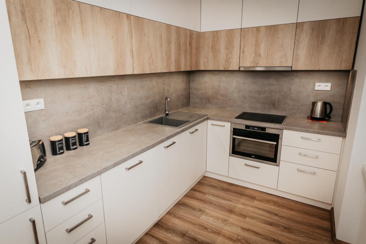 Old Town City Center Apartment 2 - Private Parking Included Кошице Екстериор снимка