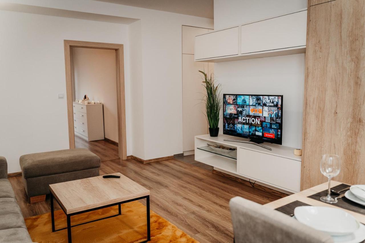Old Town City Center Apartment 2 - Private Parking Included Кошице Екстериор снимка